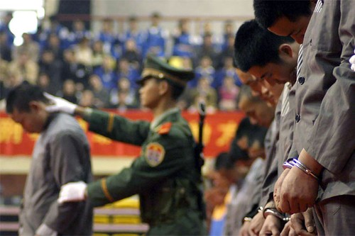 Chine: neuf condamnés à mort et vague d’arrestations au Xinjiang  - ảnh 1